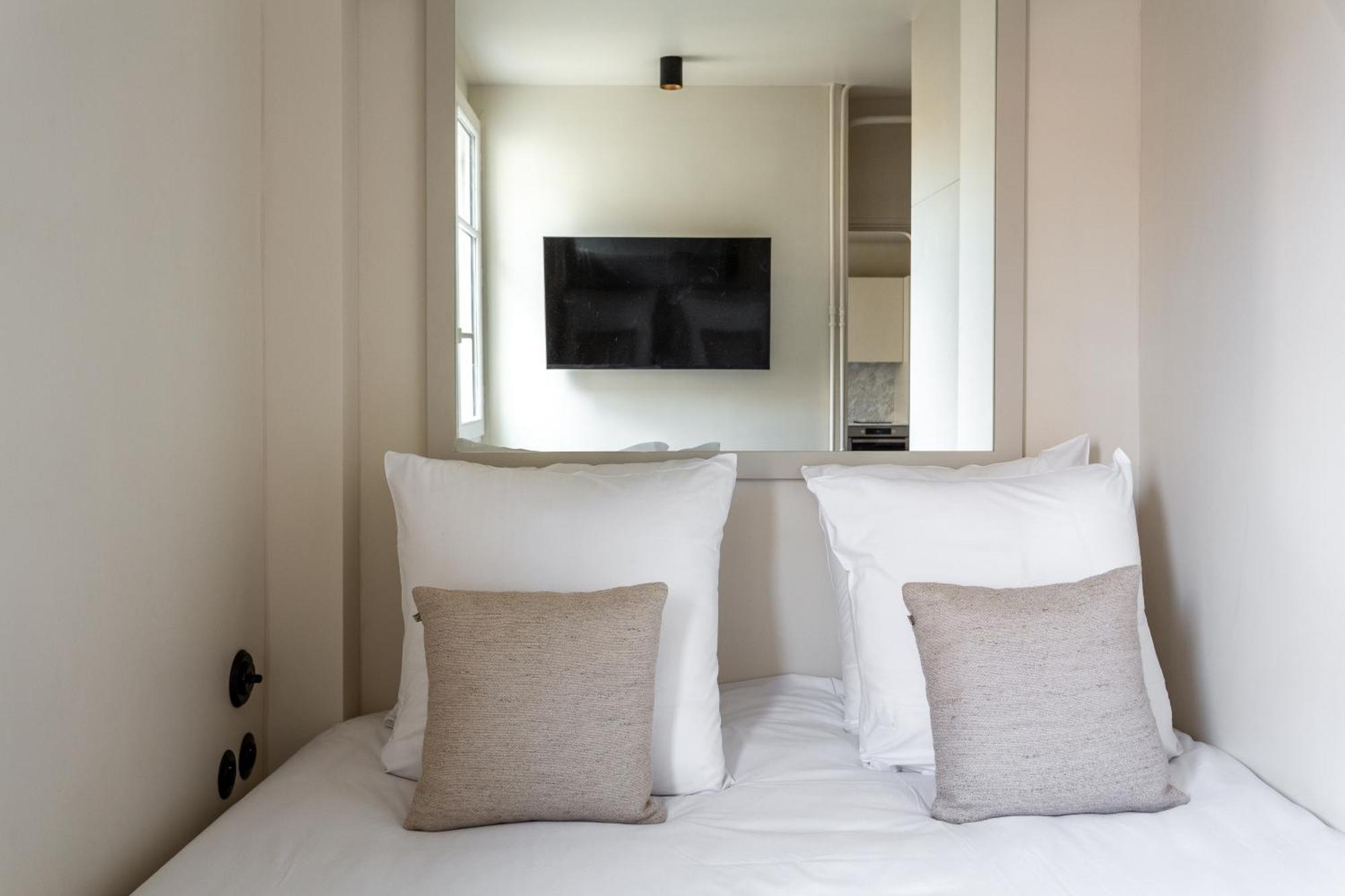 The Carla Suite Eiffel Tower View パリ エクステリア 写真